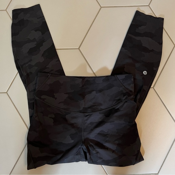 Lululemon Leggings 8 7/8 Camo Pocket - Picture 7 of 7